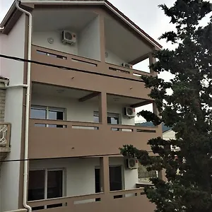  Appartamento Orhideja